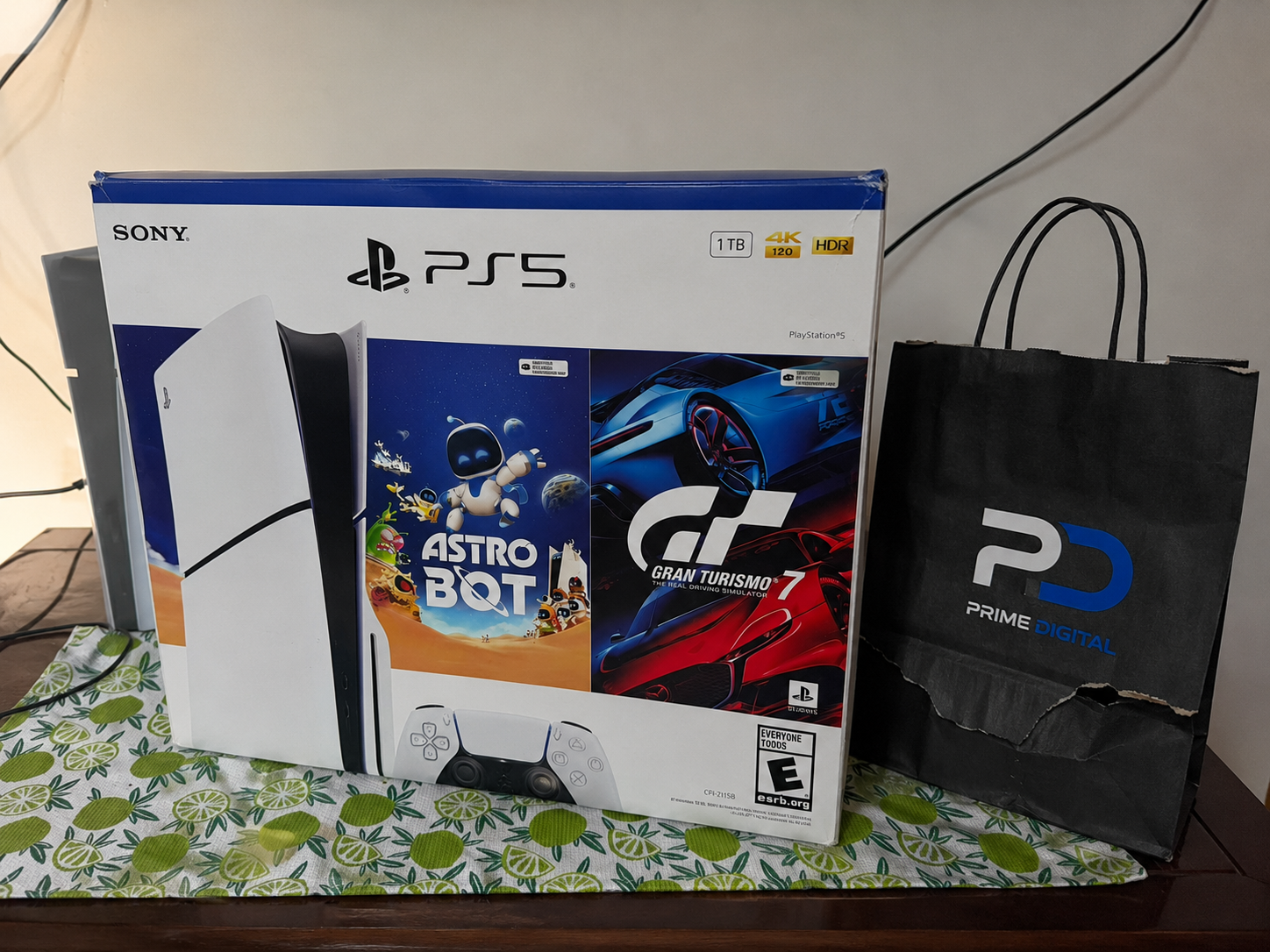 Bundle de PlayStation 5 con Astro Bot y Gran Turismo 7